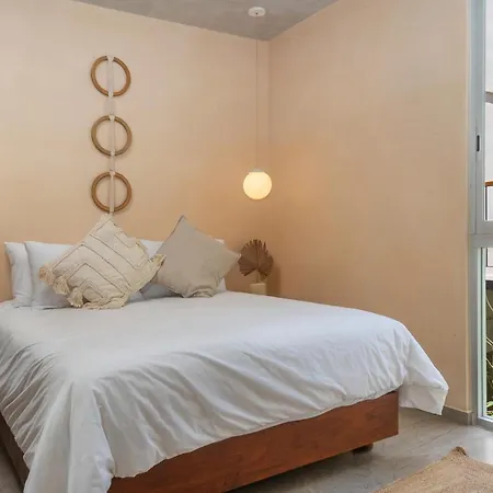 2 Bedbath Private Rooftop & Pool For 6